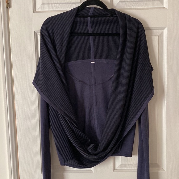 Lululemon Iconic Sweater Wrap Blue/Black Med or Large - Picture 1 of 11